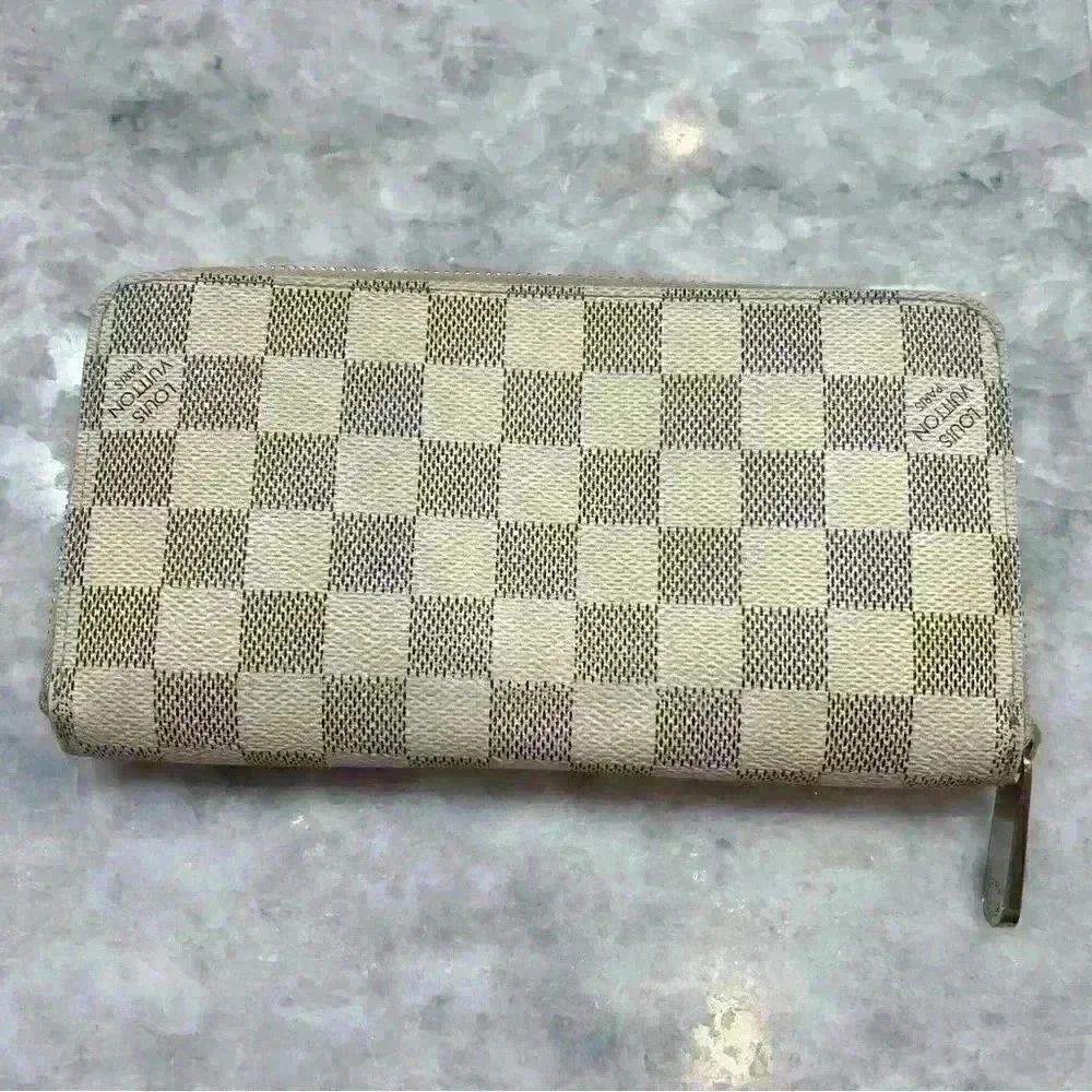 LOUIS VUITTON Damier Azur Pattern Zippy Wallet